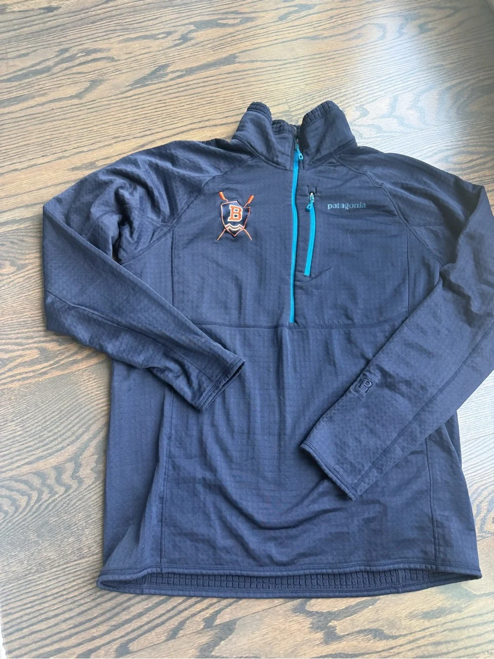 Patagonia Men's Navy Quarter-Zip Pullover Jacket with college crew logo size L